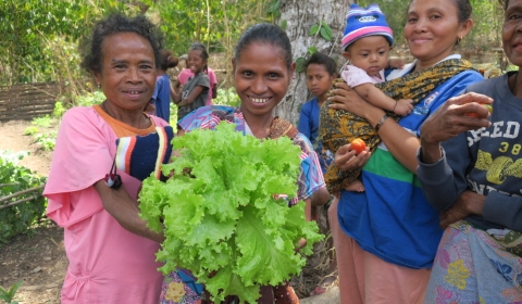 10人の農民が農業用水を維持するための知識を学べます。点滴灌漑の普及により、女性の水汲み労働の削減と、農産物の生産性向上につながります。