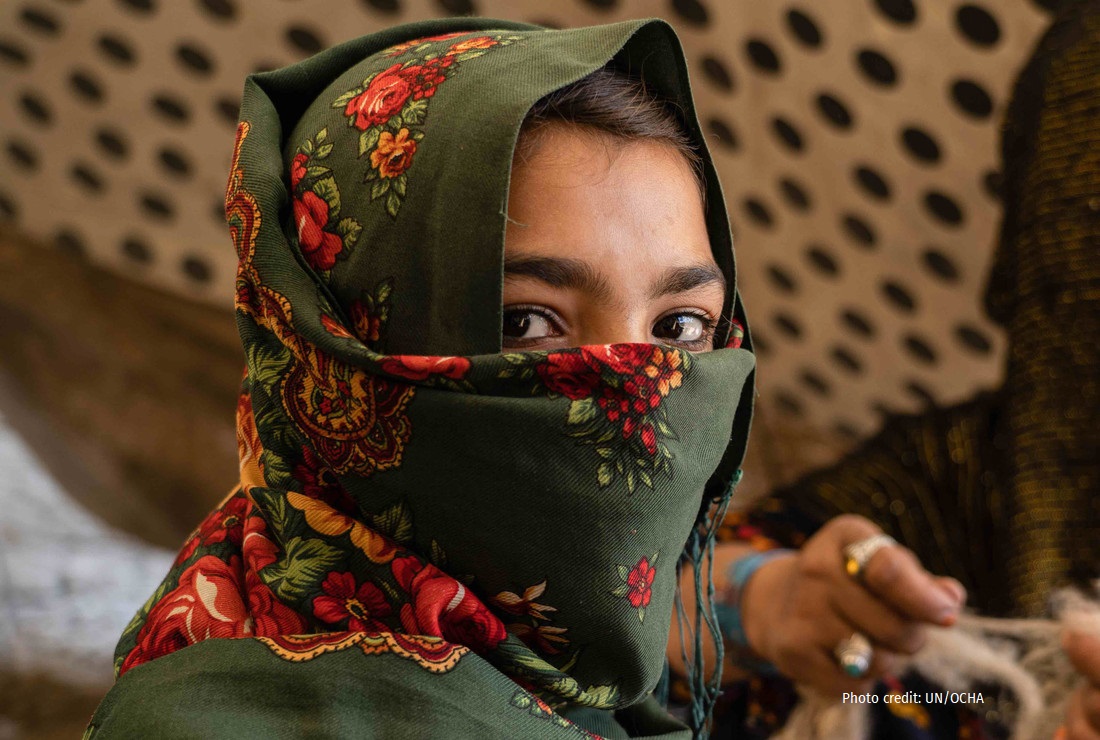 アフガニスタンの人口の半数が深刻な飢饉に瀕し、女性と女子のリスクが高まっています